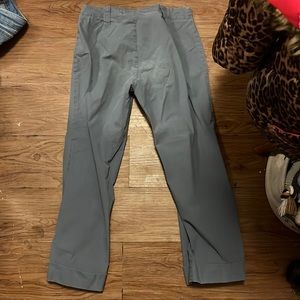 Gray Old Navy Capri Pants